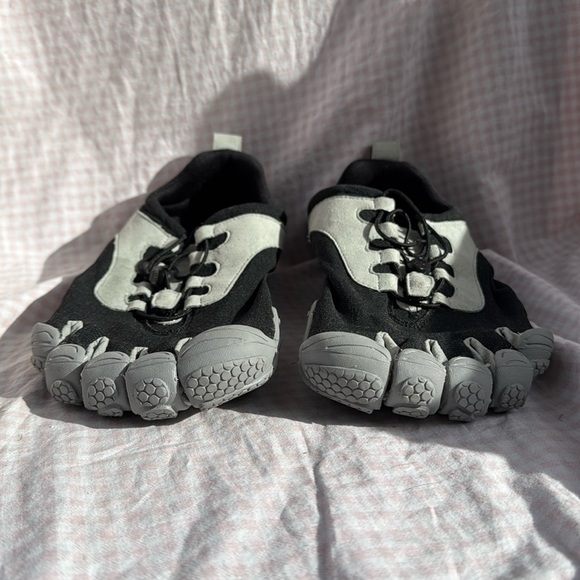 Vibram style #‎ 21M8001